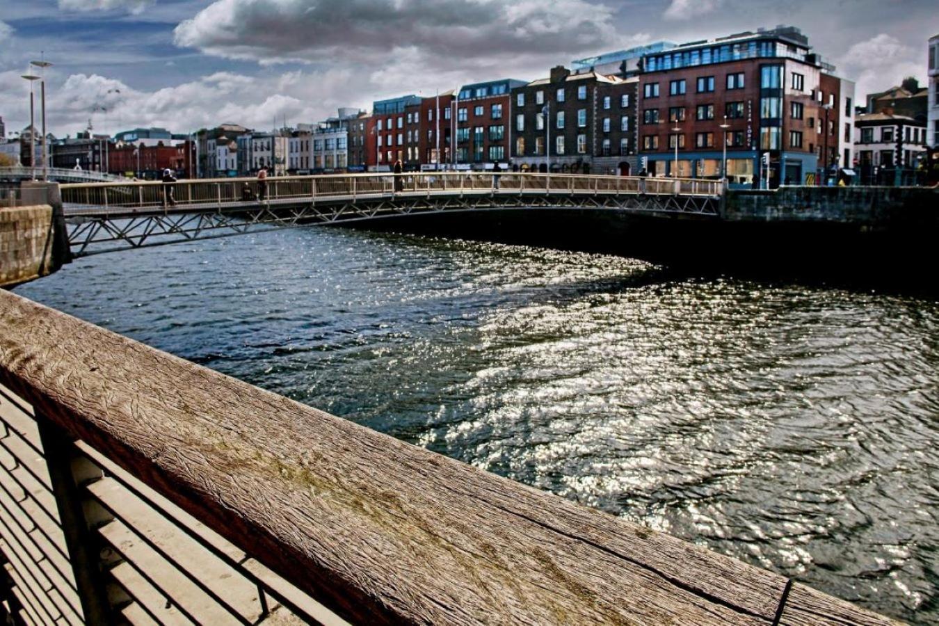 Wellington Temple Bar Hotel Dublin Bagian luar foto