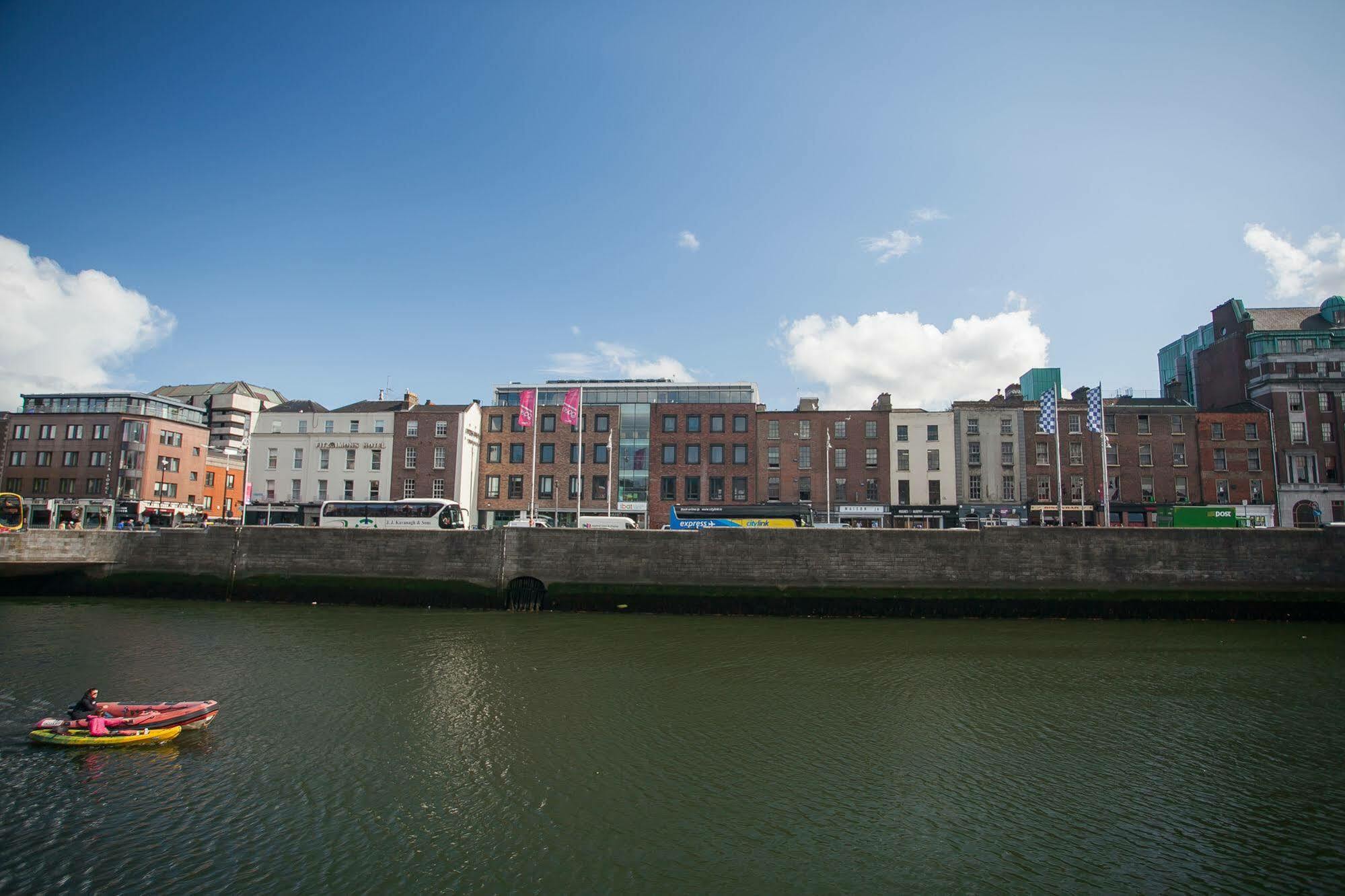 Wellington Temple Bar Hotel Dublin Bagian luar foto